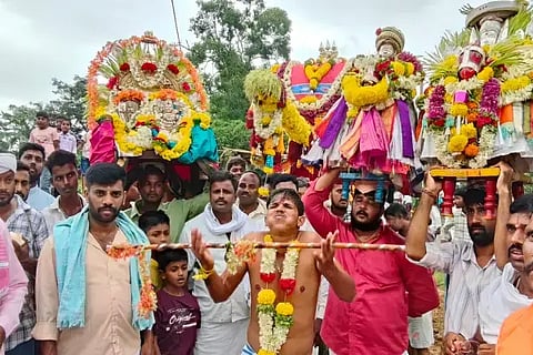 ಹೊಳೆಹೊನ್ನೂರು ಸಮೀಪದ ಮೈದೊಳಲಿನಲ್ಲಿ ನೆರವೇರಿದ ಹನುಮಂತ ದೇವರ ಕಾರ್ಣಿಕ.
