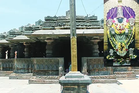 1. ಇತಿಹಾಸ ಪ್ರಸಿದ್ಧ ಹರಿಹರೇಶ್ವರ ದೇವಸ್ಥಾನ. 2.  ಹರಿಹರೇಶ್ವರ ಸ್ವಾಮಿ.Harihareshwar