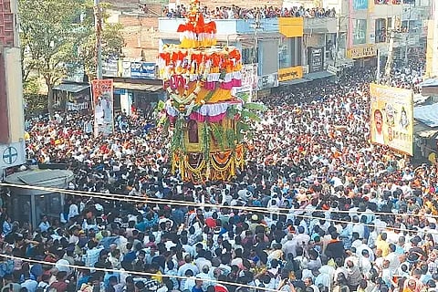 ಹರಿಹರ ನಗರದಲ್ಲಿ ಭಾನುವಾರ ಜರುಗಿದ ಶ್ರೀ ಹರಿಹರೇಶ್ವರಸ್ವಾಮಿ ಬ್ರಹ್ಮ ರಥೋತ್ಸವ ಅದ್ದೂರಿಯಾಗಿ ನಡೆಯಿತು.Chariot Festival