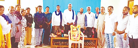 ಹುಣಸೂರಿನ ಅಂಬೇಡ್ಕರ್ ಭವನದಲ್ಲಿ ಆಯೋಜಿಸಿದ್ದ ಕಾರ್ಯಕ್ರಮದಲ್ಲಿ ಗಣ್ಯರು ಅಂಬೇಡ್ಕರ್ ಭಾವಚಿತ್ರಕ್ಕೆ ಪುಷ್ಪನಮನ ಸಲ್ಲಿಸಿದರು. ನಿಂಗರಾಜ್ ಮಲ್ಲಾಡಿ, ನಂಜಪ್ಪ ಬಸವನಗುಡಿ, ಎಚ್.ಬಿ.ದಿವಾಕರ್, ಸಿ.ಎಸ್. ಜಗದೀಶ್, ಕೆಂಪರಾಜು, ಗಜೇಂದ್ರ ಇತರರು ಇದ್ದರು.  