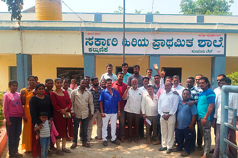 ಹುಣಸೂರು ನಗರದ ಕಲ್ಕುಣಿಕೆ ಸರ್ಕಾರಿ ಶಾಲೆಯ ಉಳಿವಿಗಾಗಿ ಹೋರಾಟ ಸಮಿತಿ ಅಸ್ತಿತ್ವಕ್ಕೆ ತರಲಾಯಿತು. ಬಸವರಾಜು ಕಲ್ಕುಣಿಕೆ, ಶ್ರೀನಿವಾಸಮೂರ್ತಿ, ಬೀರೇಶ್ವರ್, ಜಯಕುಮಾರ್, ವೆಂಕಟೇಶ್ ಇತರರಿದ್ದರು.
