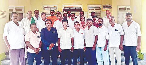 ಹುಣಸೂರು ತಾಲೂಕು ಭೋವಿ ಅಭಿವೃದ್ಧಿ ಟ್ರಸ್ಟ್‌ನ ಪದಾಧಿಕಾರಿಗಳ ಸಭೆಯಲ್ಲಿ ಅಧ್ಯಕ್ಷ ವಾಸು, ಗೌರವಾಧ್ಯಕ್ಷ ವಿ.ಗಣೇಶ್ ಭೋವಿ, ಎಚ್.ವಿ.ಪರಮೇಶ್, ವೆಂಕಟಪತಿ, ಶಿಲ್ಪಾ ಇತರರಿದ್ದರು.