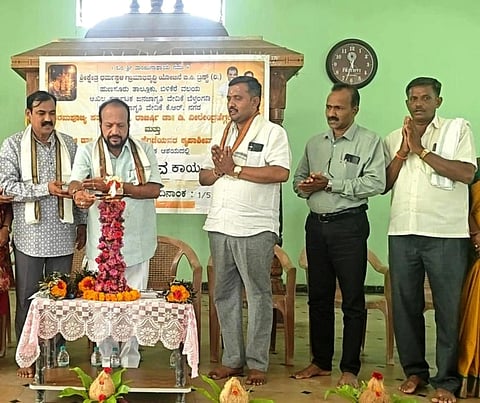 ಹುಣಸೂರು ತಾಲೂಕು ಬಿಳಿಕೆರೆಯಲ್ಲಿ ಶ್ರೀ ಕ್ಷೇತ್ರ ಧರ್ಮಸ್ಥಳ ಗ್ರಾಮಾಭಿವೃದ್ಧಿ ಯೋಜನೆ ವತಿಯಿಂದ ಆಯೋಜಿಸಿದ್ದ ಕಾರ್ಯಕ್ರಮವನ್ನು ವಿವೇಕ್ ವಿನ್ಸೆಂಟ್ ಪಾಯಸ್ ಉದ್ಘಾಟಿಸಿದರು. ಹಂದನಹಳ್ಳಿ ಸೋಮಶೇಖರ್, ಪ್ರಸನ್ನ, ಮುಖೇಶ್, ಮಾಧವ್‌ಗೌಡ ಇತರರಿದ್ದರು.