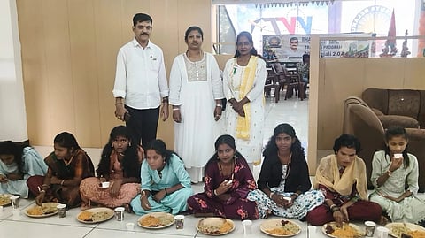 80ನೇ ಸ್ವಾತಂತ್ರ್ಯೋತ್ಸವದ ಹಿನ್ನೆಲೆಯಲ್ಲಿ ಶ್ರೀ ಮನುಕುಲ ಚಾರಿಟಬಲ್  ಎಜುಕೇಷನಲ್ ಟ್ರಸ್ಟ್’ನ ಅಂಗವಿಕಲ ಮಕ್ಕಳಿಗೆ ‘ಭವಿಷ್ಯ ಬೆಳಕು ಚಾರಿಟಬಲ್ ಟ್ರಸ್ಟ್’ ವತಿಯಿಂದ ವಿಶೇಷ ಭೋಜನದ ವ್ಯವಸ್ಥೆ ಮಾಡಲಾಗಿತ್ತು. 