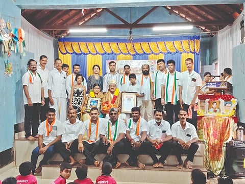  ಪಡುಕುಡೂರು ಕಂಬಳ ಮನೆ ಸುಧಾಕರ ಶೆಟ್ಟಿ ಅವರಿಗೆ ಸ್ವಾತಂತ್ರೃ ಸೇನಾನಿ ಎಂ.ಡಿ.ಅಧಿಕಾರಿ ಪ್ರಶಸ್ತಿ ಪ್ರದಾನ ಮಾಡಲಾಯಿತು. ಪ್ರಮುಖರಾದ ಪಡುಪರ್ಕಳ ಹರೀಶ ಶೆಟ್ಟಿ, ಶಂಕರ ಶೆಟ್ಟಿ ಮುನಿಯಾಲು, ಪ್ರಸನ್ನ ಶೆಟ್ಟಿ, ಸಂದೀಪ್ ಶೆಟ್ಟಿ, ಭಾರವಿ ಶೆಟ್ಟಿ, ಹರೀಶ ಪೂಜಾರಿ ಮತ್ತಿತರರು ಉಪಸ್ಥಿತರಿದ್ದರು.