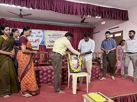 ಹಿರಿಯಡಕ ಸರ್ಕಾರಿ ಪ್ರಥಮ ದರ್ಜೆ ಕಾಲೇಜಿನಲ್ಲಿ ದೇವರಾಜು ಅರಸು 111ನೇ ಜನ್ಮದಿನಾಚರಣೆ ನಡೆಯಿತು. ಪ್ರಮುಖರಾದ ಡಾ.ಜಯಪ್ರಕಾಶ್ ಶೆಟ್ಟಿ ಎಚ್., ಡಾ.ಸೌಮ್ಯಲತಾ ಪಿ., ಡಾ.ಲಿತಿನ್ ಬಿ.ಎಂ., ಡಾ.ರಾಧಾಕೃಷ್ಣ ನಾಯಕ್ ಮತ್ತಿತರರಿದ್ದರು.  