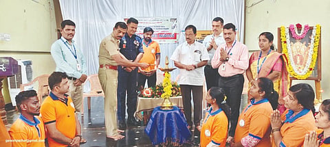  ಸ್ವಯಂಸೇವಕರ ತರಬೇತಿ ಕಾರ್ಯಾಗಾರವನ್ನು ಹೆಬ್ರಿ ಪಿ.ಎಸ್.ಐ. ಚಂದ್ರ ಎ.ಕೆ. ಉದ್ಘಾಟಿಸಿದರು. ಪ್ರಮುಖರಾದ ಶಾಂತಿಲಾಲ್ ಜಟಿಯ, ಸುಭಾಷ್ ಶಿಂಧೆ, ನೀರೆ ಕೃಷ್ಣ ಶೆಟ್ಟಿ, ನಾಗರಾಜ್ ಶೆಟ್ಟಿ, ಜೈವಂತ್ ಪಟಗಾರ, ರೇಷ್ಮಾ, ಸುರೇಶ್ ಭಂಡಾರಿ, ನಿತೇಶ್ ಕೆ. ಇದ್ದರು.  
