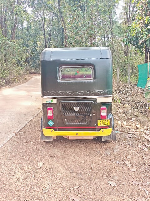 ಶ್ರೀಕಾಂತ್ ಪೂಜಾರಿ ಅವರ ಆಟೋ.