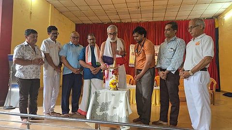 ಉಡುಪಿಯ ಕರಂಬಳ್ಳಿಯಲ್ಲಿ ಆರೋಗ್ಯ ಶಿಬಿರ ಉದ್ಘಾಟಿಸಲಾಯಿತು. ಡಾ. ಯಶ್​, ರಾಜೇಶ್​ ನಾವಡ, ಶ್ರೀನಿವಾಸ ಬಲ್ಲಾಳ್​, ಕೀಳಂಜೆ ಕೃಷ್ಣರಾಜ ಭಟ್​, ಕೆ. ರಾಘವೇಂದ್ರ ಭಟ್​, ದಿವಾಕರ್​ ಐತಾಳ್​, ಕೆ. ಶ್ರೀಪತಿ ಭಟ್​, ಲಕ್ಷ್ಮೀನಾರಾಯಣ ಆಚಾರ್ಯ ಇದ್ದರು.