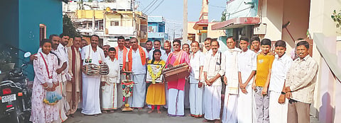    ಹೊಳೆನರಸೀಪುರ ಪಟ್ಟಣದ ದೇವಾಂಗ ಸಮುದಾಯದವರಿಂದ ಸಂಕ್ರಾಂತಿಯ ಭಜನಾ ಕಾರ್ಯಕ್ರಮ ನಡೆಯಿತು.