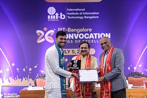 ಐಐಐಟಿ-ಬೆಂಗಳೂರಿನ 26ನೇ ಘಟಿಕೋತ್ಸವದಲ್ಲಿ ಭಾನುವಾರ ಪದವಿ ಪ್ರದಾನ ಮಾಡಲಾಯಿತು.