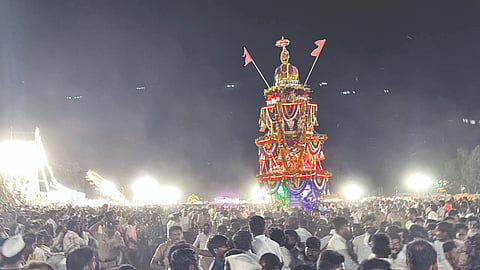 ಇಳಕಲ್ಲದ ಶ್ರೀ ವಿಜಯ ಮಹಾಂತ ಶಿವಯೋಗಿಗಳ ಶರಣ ಸಂಸ್ಕೃತಿ ಮಹೋತ್ಸವದ ಅಂಗವಾಗಿ ವಿಶ್ವಗುರು ಬಸವಣ್ಣನವರ ವಚನ ಸಾಹಿತ್ಯ ಮಹಾರಥೋತ್ಸವ ಸಡಗರ ಸಂಭ್ರಮದಿಂದ ಜರುಗಿತು.