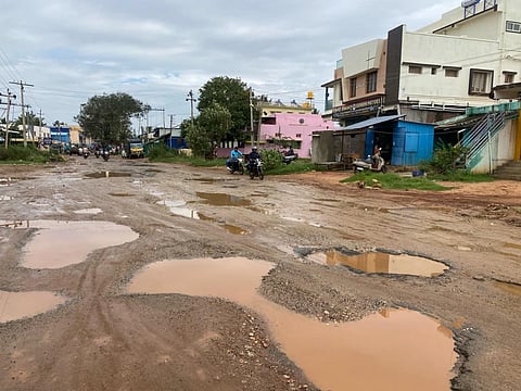 ಹಿರಿಯೂರು ತಾಲೂಕಿನ ರಸ್ತೆಗಳ ಸ್ಥಿತಿ.