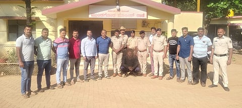 ಚರಸ್  ಮಾರುತ್ತಿದ್ದ ಇಂಜಿನಿಯರ್ ನನ್ನು ಪೊಲೀಸರು ಬಂಧಿಸಿದರು