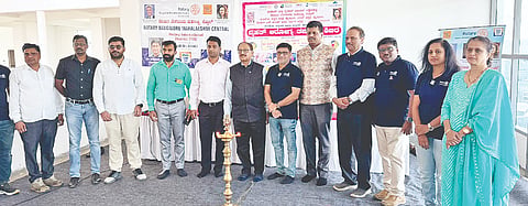 ಕೆ.ಆರ್.ಪೇಟೆ ತಾಲೂಕಿನ ಬಣ್ಣೇನಹಳ್ಳಿ ಗ್ರಾಮದಲ್ಲಿರುವ ಫೇವರಿಚ್ ಗ್ರೂಪ್‌ನ ಮೆಗಾ ಫುಡ್‌ಪಾರ್ಕ್‌ನಲ್ಲಿ ಹಮ್ಮಿಕೊಂಡಿದ್ದ ಮೆಗಾ ಆರೋಗ್ಯ ಶಿಬಿರವನ್ನು ಗಣ್ಯರು ಉದ್ಘಾಟಿಸಿದರು.ಆರ್.ದಯಾನಂದಕುಮಾರ್, ಡಾ.ನಾಗೇಂದ್ರ,  ಪ್ರಶಾಂತ್ ರಾವ್, ವಿಶಾಲ್ ನಾಯ್ಡು ಇತರರಿದ್ದರು.