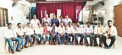 ಪತ್ರಕರ್ತರ ಸಂಘದ ಆಲೂರು ತಾಲೂಕು ಘಟಕಕ್ಕೆ ಆಯ್ಕೆಯಾದ ನೂತನ ಪದಾಧಿಕಾರಿಗಳನ್ನು ಅಭಿನಂದಿಸಲಾಯಿತು.