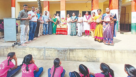  ಕೆ.ಆರ್.ಸಾಗರದ ಸರ್ಕಾರಿ ಹಿರಿಯ ಪ್ರಾಥಮಿಕ ಶಾಲೆಯಲ್ಲಿ ಅಕ್ಷರದ ಅವ್ವ ಸಾವಿತ್ರಿಬಾಯಿ ಫುಲೆ ಅವರ ಜನ್ಮ ದಿನೋತ್ಸವವನ್ನು ಅಚರಿಸಲಾಯಿತು. 