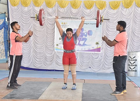 ತುಮಕೂರಿನಲ್ಲಿ ವೈಟ್ ಲಿಫ್ಟಿಂಗ್