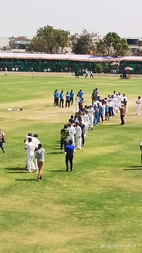 Ranaji trophy ಹುಬ್ಬಳ್ಳಿಯಲ್ಲಿ ರಣಜಿ ಪಂದ್ಯ ವಿಜೇತ ಜಮ್ಮು ಕಾಶ್ಮೀರ ತಂಡ.