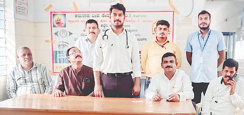 ಸಾಲಿಗ್ರಾಮದಲ್ಲಿ ಕಣ್ಣಿನ ತಪಾಸಣೆ ಕಾರ್ಯಕ್ರಮದಲ್ಲಿ ಡಾ.ಕೀರ್ತಿ ಮಾತನಾಡಿದರು. ಕೆ.ಟಿ.ಮೋಹನ್ ಕುಮಾರ್, ಕೆ.ಆರ್.ಶ್ಯಾಮಸುಂದರ್, ವಾಸು,  ನಟರಾಜ್ ಇತರರು ಇದ್ದರು.