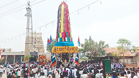 ತಿ.ನರಸಿಪುರ ಹಳೇ ತಿರುಮಕೂಡಲುನಲ್ಲಿ ಸೋಮವಾರ ಶ್ರೀ ಅಗಸ್ತ್ಯೇಶ್ವರಸ್ವಾಮಿ ಅವರ ಮಹಾರಥೋತ್ಸವ ವಿಜೃಂಭಣೆಯಿಂದ ನಡೆಯಿತು.