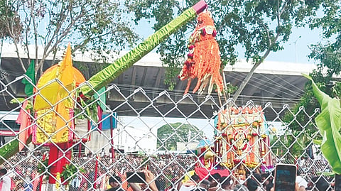 ಮದ್ದೂರು ನಗರದ ಪುರಾಣ ಪ್ರಸಿದ್ಧ ಶ್ರೀ ಮದ್ದೂರಮ್ಮ ದೇವಸ್ಥಾನದ ಆವರಣದಲ್ಲಿ ಶ್ರೀ ಸಿಡಿರಾಯಣ್ಣ ಉತ್ಸವ ಸಾವಿರಾರು ಭಕ್ತಾಧಿಗಳ ಸಮ್ಮುಖದಲ್ಲಿ ನಡೆಯಿತು.