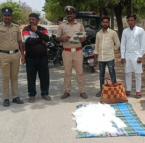 ಅಕ್ರಮ ಅಡ್ಡೆಮೇಲೆ ಪೊಲೀಸ್ ದಾಳಿ
