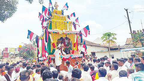 ಕಾಳಮ್ಮನ ಕೊಪ್ಪಲಿನಲ್ಲಿ ಗ್ರಾಮದೇವತೆ ಶ್ರೀಕಾಳಮ್ಮ ದೇವಿ ರಥೋತ್ಸವ ಜರುಗಿತು.