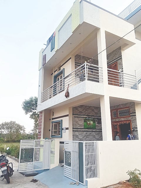 ತಿ.ನರಸೀಪುರ ತಾಲೂಕು ಹೆಳವರಹುಂಡಿ ಗ್ರಾಮದಲ್ಲಿ ಕಳ್ಳತನ ನಡೆದ ಮನೆ.