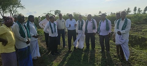 ತಿ.ನರಸೀಪುರ ತಾಲೂಕು ಮಾಡ್ರಹಳ್ಳಿ ಗ್ರಾಮದಲ್ಲಿ ಒತ್ತುವರಿ  ಸರಕಾರಿ ಜಾಗವನ್ನು ತಹಸೀಲ್ದಾರ್ ಟಿ.ಜಿ. ಸುರೇಶಾಚಾರ್ ನೇತತ್ವದಲ್ಲಿ  ತೆರವುಗೊಳಿಸಲಾಯಿತು. ಕರೊಹಟ್ಟಿ ಕುಮಾರಸ್ವಾಮಿ, ಶಾಂತಮೂರ್ತಿ, ನಂಜುಡಸ್ವಾಮಿ, ಪುಟ್ಟಬುದ್ಧಿ ಇತರರು ಇದ್ದಾರೆ.