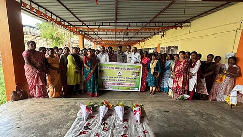 ಎಚ್.ಡಿ.ಕೋಟೆ ಪಟ್ಟಣದ ಸಿದ್ದಪ್ಪಾಜಿ ರಸ್ತೆಯಲ್ಲಿರುವ ಸಿದ್ದಪ್ಪಾಜಿ ದೇವಸ್ಥಾನದ ಆವರಣದಲ್ಲಿ ಧರ್ಮಸ್ಥಳ ಗ್ರಾಮಾಭಿವೃದ್ಧಿ ಯೋಜನೆಯ ವತಿಯಿಂದ ತಂಬಾಕು ವಿರೋಧಿ ದಿನ ಆಚರಿಸಲಾಯಿತು. ವಿಜಯ್ ಕುಮಾರ್ ನಾಗನಾಳ, ನಾಗಣ್ಣ, ವೇಣುಗೋಪಾಲ್, ಶಿವರಾಜು, ಗುಣಶ್ರೀ ಇದ್ದರು. 