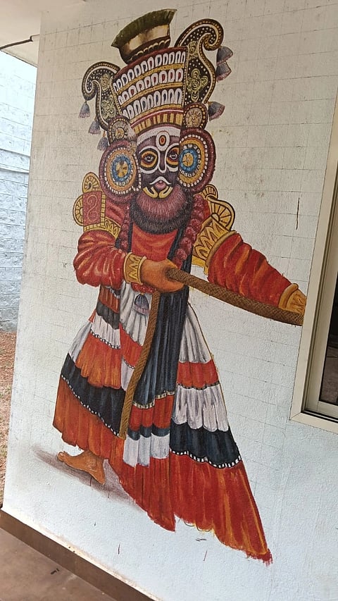 ಸುರೇಂದ್ರನ್ ರಚಿಸಿದ ಯಕ್ಷಗಾನ ವೇಷಧಾರಿಯ ಚಿತ್ರ