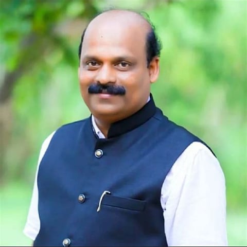 ಮಂತ್ರಾಲಯ ಬಳಿ ಭೀಕರ ಕಾರು ಅಪಘಾತ: ಮಂಗಳೂರಿನ ಹಾಪ್‌ಕಾಮ್ಸ್ ಜಿಎಂ ರವಿಶೆಟ್ಟಿ ದುರಂತ ಸಾವು, ಮೂವರಿಗೆ ಗಂಭೀರ ಗಾಯ
