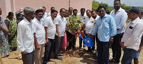 ತಾಲೂಕಿನ ಶಿವಪುರ ಗ್ರಾಮ ಪಂಚಾಯಿತಿ ವ್ಯಾಪ್ತಿಯ ಮಲ್ಲಯ್ಯನಪುರದಲ್ಲಿರುವ ಪಿ.ಎಂ.ಶ್ರೀ ಆದರ್ಶ ವಿದ್ಯಾಲಯದ ಆವರಣದಲ್ಲಿಂದು ಪಂಚ ಗ್ಯಾರಂಟಿ ಯೋಜನೆಗಳ 3ನೇ ವರ್ಷದ ವಾರ್ಷಿಕೋತ್ಸವ