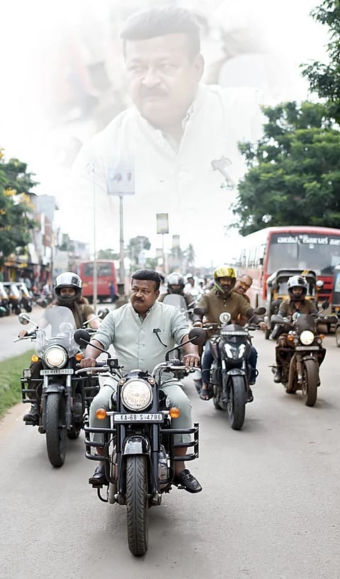 ಹೆಲ್ಮೆಟ್ ಇಲ್ಲದಿರುವುದು