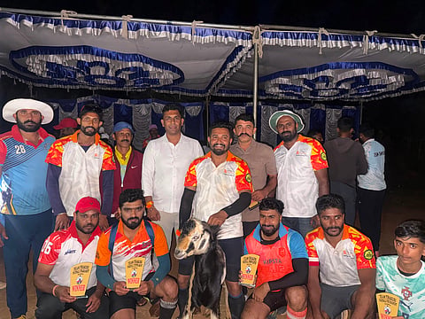 ಪ್ರಥಮ ಸ್ಥಾನಗಳಿಸಿ ಚಾಂಪಿಯನ್ ಆಗಿ ಹೊರಹೊಮ್ಮಿದ ಮಧು ತಂಡ.