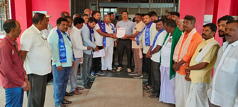 ಮನವಿ ಸಲ್ಲಿಕೆ