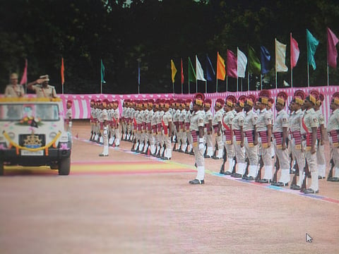 24ನೇ ತಂಡದ ಸಶಸ್ತ್ರ ಪೊಲೀಸ್ ಕಾನ್‌ಸ್ಟೇಬಲ್‌ಗಳ ನಿರ್ಗಮನ ಪಥ ಸಂಚಲನ