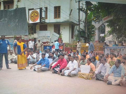 ಸಫಾಯಿ ಕರ್ಮಚಾರಿ ಸಂಘಟನೆಯಿಂದ ಕಾಯ್ದೆ ಕಟ್ಟುನಿಟ್ಟಾಗಿ ಅನುಷ್ಠಾನಗೊಳಿಸುವಂತೆ ಆಗ್ರಹ