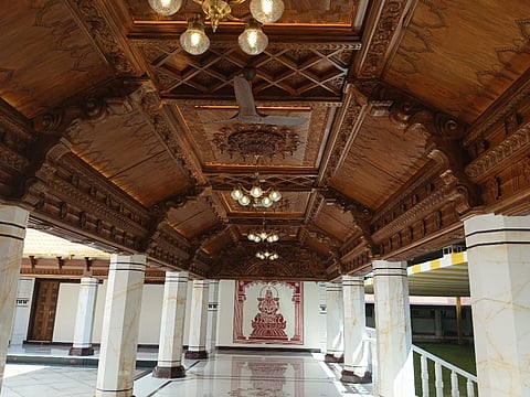 ಮಠದ ಸುಂದರ ಒಳಾಂಗಣ 