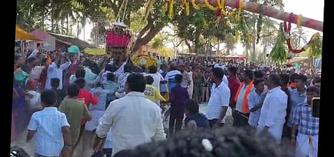 ಶ್ರೀ ಕೊಲ್ಲಾಪುರದಮ್ಮ ದೇವಿಯವರ ಸಿಡಿ ಉತ್ಸವ ಕಣ್ತುಂಬಿಕೊಂಡ ಭಕ್ತ ಸಮೂಹ.