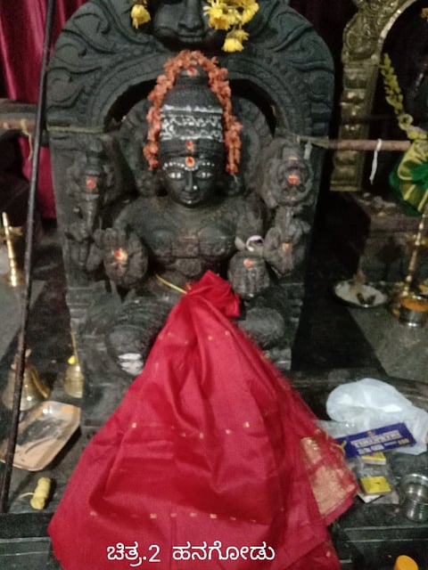 ಹನಗೋಡಿನ  ಶ್ರೀ ಕಾಳಿಕಾಂಬ ಹಾಗೂ ಕಮ್ಮಟೇಶ್ವರ ದೇವಾಲಯದ ಬೀಗ ಒಡೆದಿರುವ ಕಳ್ಳರು.