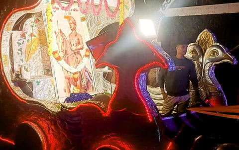 ಗಂಡಸಿ ಸಮೀಪದ ಚಗಚಗೆರೆಯಲ್ಲಿ ನಾಡಪ್ರಭು ಕೆಂಪೇಗೌಡರ 517 ನೇ ಜಯಂತಿಯನ್ನು ಅದ್ಧೂರಿಯಾಗಿ ಆಚರಿಸಲಾಯಿತು.