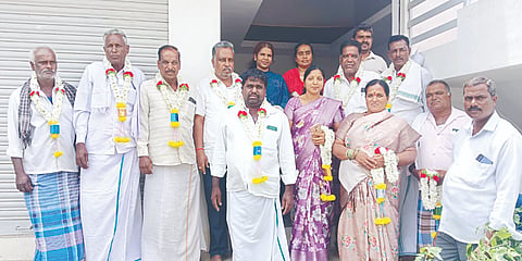 ತಿ.ನರಸೀಪುರ ಪಟ್ಟಣದ ಮುದ್ದಬೀರನಹುಂಡಿ ಹಾಲು ಉತ್ಪಾದಕರ ಸಹಕಾರ ಸಂಘದ ನೂತನ ಅಧ್ಯಕ್ಷರಾಗಿ ಮಮತಾ ನಾಗರಾಜ್, ಉಪಾಧ್ಯಕ್ಷರಾಗಿ ಸೋಮಣ್ಣ ಅವಿರೋಧವಾಗಿ ಆಯ್ಕೆಯಾದರು. ಎಚ್ ಮರಿಸ್ವಾಮಿ, ಮಹದೇವ, ಭದ್ರಾ, ಗುರುಸ್ವಾಮಿ, ಪಿ. ಮಹೇಶ್ ಇತರರಿದ್ದರು.