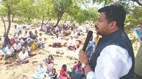 ಇಂಡಿ ತಾಲೂಕಿನ ಬಬಲಾದ ಗ್ರಾಪಂ ಸಭೆಯಲ್ಲಿ ಜಿಪಂ ಸಿಇಒ ರಿಷಿ ಆನಂದ ಮಾತನಾಡಿದರು. ಮಹಾದೇವಪ್ಪ ಏವೂರ, ಸಂಜಯ ಖಡಗೇಕರ, ಪಿಡಿಒ ಸಿ.ಜಿ. ಪಾರೆ, ಲಕ್ಷ್ಮಣ ಪಾಟೀಲ ಇತರರಿದ್ದರು.