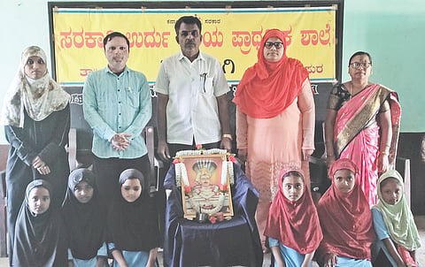 ಇಂಡಿ ತಾಲೂಕಿನ ಹಿರೇರೂಗಿ ಗ್ರಾಮದ ಯುಬಿಎಸ್ ಶಾಲೆಯಲ್ಲಿ ಶಿವಯೋಗಿ ಸಿದ್ಧರಾಮರ ಜಯಂತಿ ಆಚರಿಸಲಾಯಿತು.