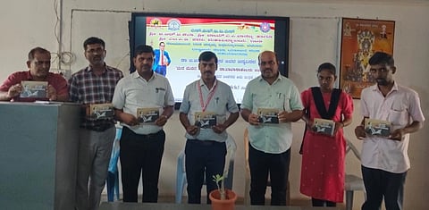 ಇಂಡಿ ನಗರದ ಜಿ.ಆರ್. ಗಾಂಧಿ ಕಲಾ ಪದವಿ ಮಹಾವಿದ್ಯಾಲಯದಲ್ಲಿ `ಮನ ಮನಕೆ ಮನೆ ಮನೆಗೆ ಡಾ. ಬಾಬಾ ಸಾಹೇಬರ ಅಭಿಯಾನ' ದಲ್ಲಿ ಪುಸ್ತಕ ವಿತರಣಾ ಕಾರ್ಯಕ್ರಮ ನಡೆಯಿತು. ಪ್ರಾಂಶುಪಾಲ ಶ್ರೀಶೈಲ ಸಣ್ಣಕ್ಕಿ, ಎನ್‌ಎಸ್‌ಎಸ್ ಘಟಕದ ಕಾರ್ಯಕ್ರಮಾಽಕಾರಿ ಪಿ.ಕೆ. ರಾಠೋಡ, ಸಹಾಯಕ ಪ್ರಾಧ್ಯಾಪಕ ವಿಶ್ವಾಸ ಕೋರವಾರ ಇತರರಿದ್ದರು.