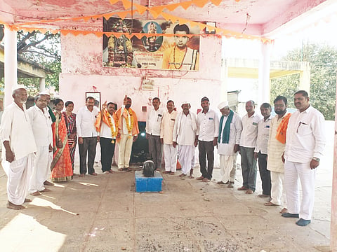 ಇಂಡಿ ಸಮೀಪದ ಲಿಂಗದಳ್ಳಿ ಗ್ರಾಮದ ವಿವಿಧ್ದೋದೇಶ ಗ್ರಾಮೀಣ ಪ್ರಾಥಮಿಕ ಸಹಕಾರ ಸಂಘದ ಅಧ್ಯಕ್ಷರಾಗಿ ಶಶಿಧರ ಟೆಂಗಳೆ, ಉಪಾಧ್ಯಕ್ಷರಾಗಿ ಮೋತಿಲಾಲ ಜಾಧವ ಅವಿರೋಧ ಆಯ್ಕೆಯಾದರು.