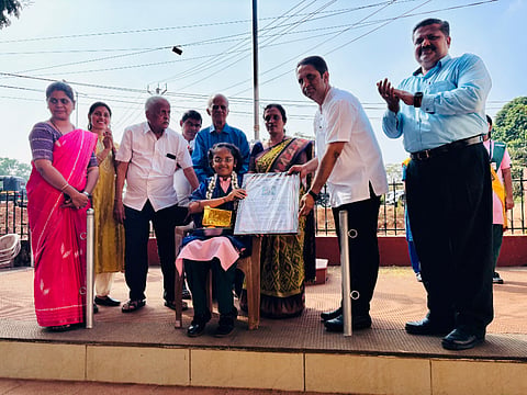 ಉಡುಪಿಯ ಇಂದ್ರಾಳಿ ಶಾಲೆಯಲ್ಲಿ ಗಣರಾಜ್ಯೋತ್ಸವ ಕಾರ್ಯಕ್ರಮದಲ್ಲಿ ರಾಷ್ಟ್ರೀಯ ಚದುರಂಗ ಸ್ಪರ್ಧೆಯಲ್ಲಿ ಕಂಚಿನ ಪದಕ ಗಳಿಸಿದ ವಿದ್ಯಾರ್ಥಿನಿ ರಿಮಾ ರಾವ್​ ಯು.ಬಿ. ಅವರನ್ನು  ಸನ್ಮಾನಿಸಲಾಯಿತು. ಕೆ. ಅಣ್ಣಪ್ಪ ಶೆಣೈ, ಕೆ. ರತ್ನಾಕರ್​ ಶೆಣೈ, ಶಶಿರಾಜ್​ ಕುಂದರ್​, ವೈಷ್ಣವಿ ಕಾಮತ್​, ಕೆ. ವಿನಾಯಕ ಕಿಣಿ, ರೇಷ್ಮಾ ಪ್ರಭು ಇದ್ದರು.