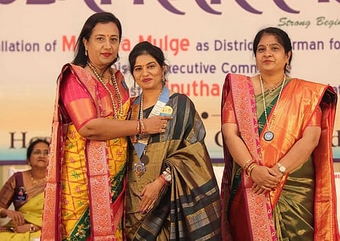 ಬೀದರ್‌ನಲ್ಲಿ ಆಯೋಜಿಸಿದ ಕಾರ್ಯಕ್ರಮದಲ್ಲಿ ಇನ್ನರ್ ವೀಲ್ ಜಿಲ್ಲಾ ೩೧೬ರ ೪೨ನೇ ಜಿಲ್ಲಾಧ್ಯಕ್ಷೆಯಾಗಿ ಮಂಜುಳಾ ಮೂಲಗೆ ಪಗ್ರಹಣ ಮಾಡಿದರು. ವೀನುತಾ ಹರೀಶ್, ಮೀನಾ ಸೇನನ್ ಇದ್ದರು.